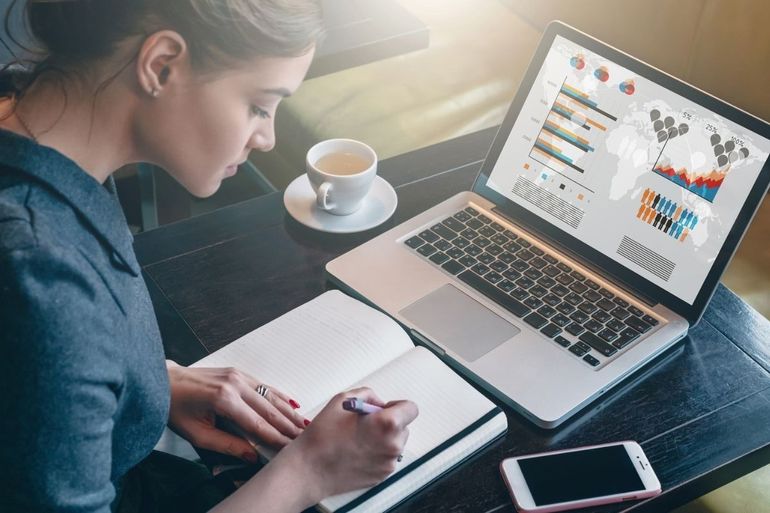 100% virtual: las 6 mejores opciones para aprender inglés gratis y a distancia