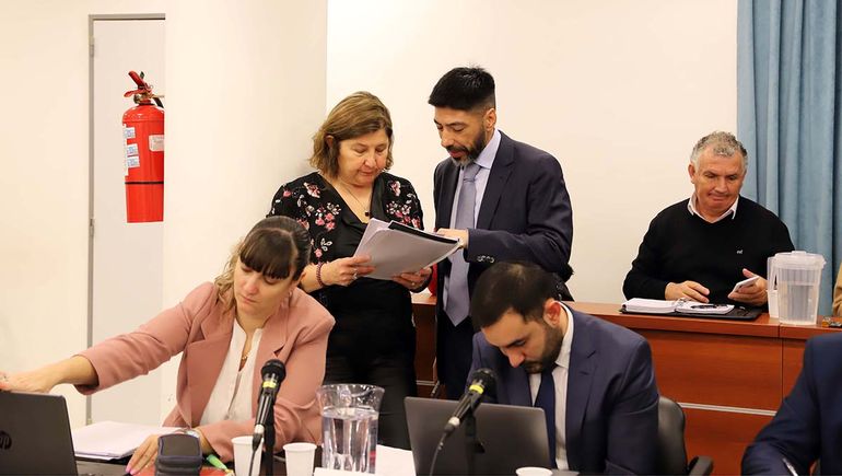La defensora oficial Laura Giuliani hablado con el abogado de Ricardo Soiza, Alfredo Cury, y la defensora Carolina Johansen con Gonzalo Rodríguez. La defensora oficial Laura Giuliani hablado con el abogado de Ricardo Soiza, Alfredo Cury, y la defensora Carolina Johansen con Gonzalo Rodríguez.