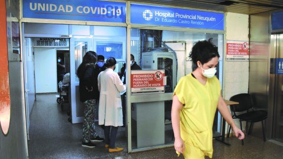 Hay 80 neuquinos con COVID-19 internados en terapia intensiva.