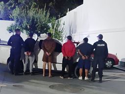 El dueño de la camioneta robada citó al vendedor y fue con la policía. Cuatro hombres fueron detenidos. El dueño de la camioneta robada citó al vendedor y fue con la policía. Cuatro hombres fueron detenidos.