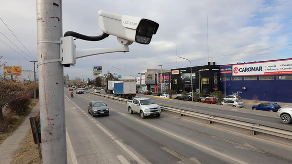 La Municipalidad instalará otras 23 videocámaras en la Avenida Mosconi en puntos críticos y de accidentes viales.