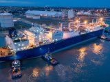 Hoy comienza a inyectar gas el barco de Bahía Blanca