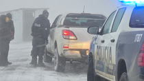 una turista de buenos aires se desoriento en la nieve de villa pehuenia: como fue el rescate por las coordenadas de su celular
