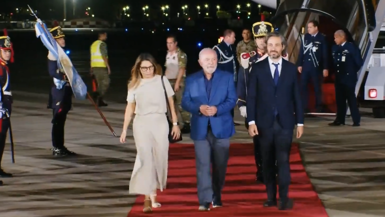 Lula da Silva llegó a la Argentina para relanzar la relación bilateral