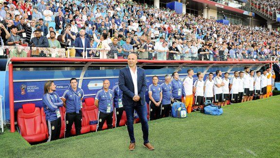 Culpa y frustración: las sensaciones de Messi y Sampaoli tras el debut
