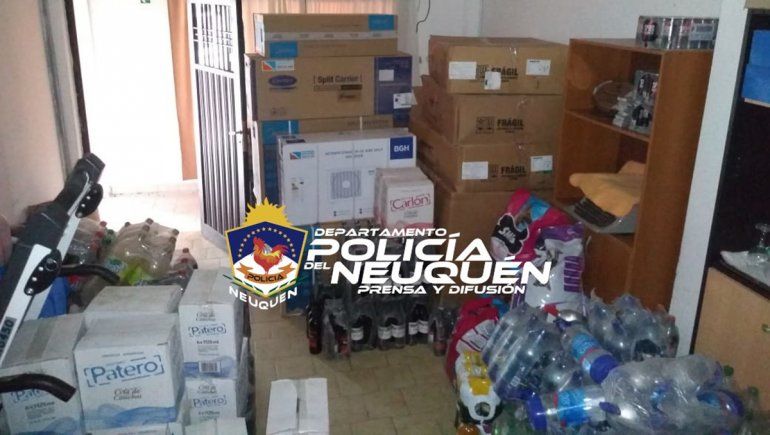 La Policía neuquina secuestró varios elementos relacionados a una causa que investiga a una banda vinculada al crimen organizado.&nbsp;