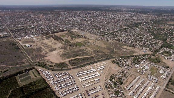 Hay 36 hectáreas con infraestructura deportiva, 15 con viviendas y 10 más entre escuelas y sedes policiales. Un tercio del predio sigue ocioso.