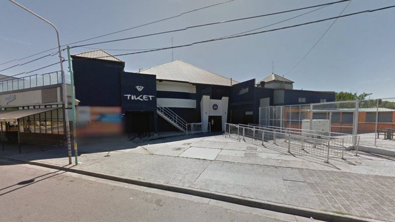 El hecho ocurrió a una cuadra del boliche bailable.