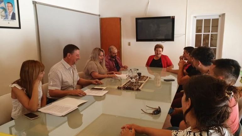 Apoyo estatal a productores de Senillosa