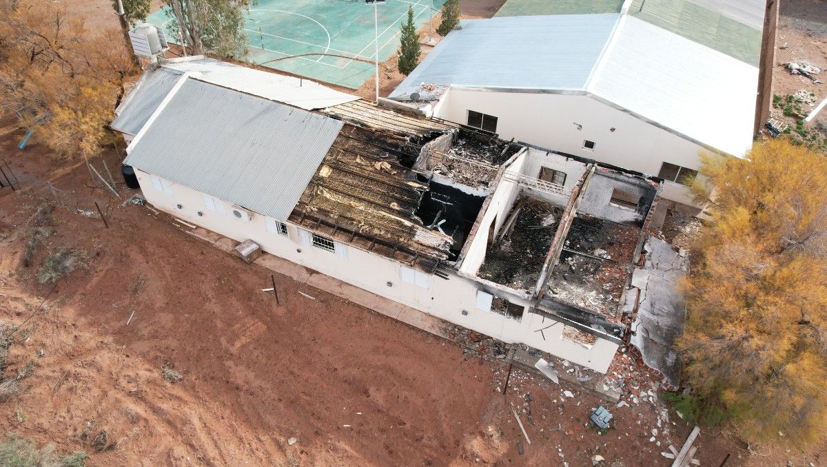 La Escuela 144 de Aguada San Roque a un año de la explosión. Hubo tres víctimas fatales, ente ellas, la docente Mónica Jara.