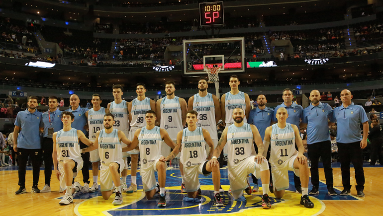 Agustín Pérez Tapia, con la casaca 18 en el plantel argentino. Agustín Pérez Tapia, con la casaca 18 en el plantel argentino.