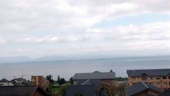 El humo del incendio llegó a Bariloche.