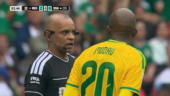 el papelon del arbitro sampaio intentando hablar en ingles en el inicio del mundial 2026 el papelon del arbitro sampaio intentando hablar en ingles en el inicio del mundial 2026