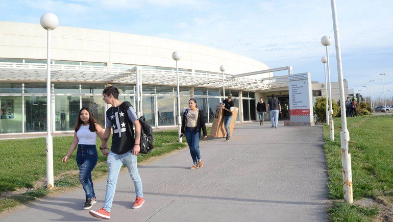 Andar&aacute;n colectivos entre la ETON y el aeropuerto