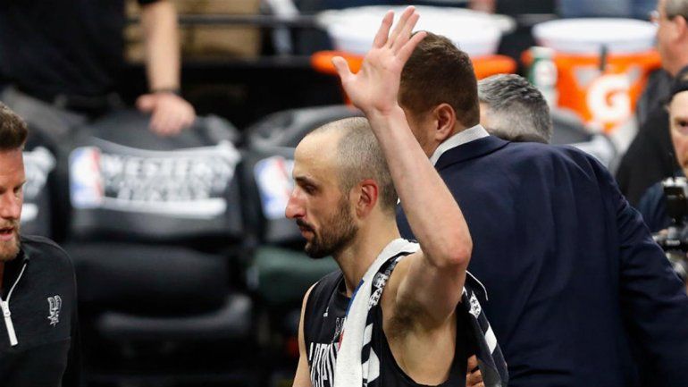 La gente ovacionó de pie al argentino tras ser reemplazado.&nbsp;