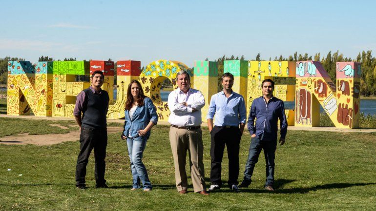 Parte del equipo de la radio que todos los días brinda información.