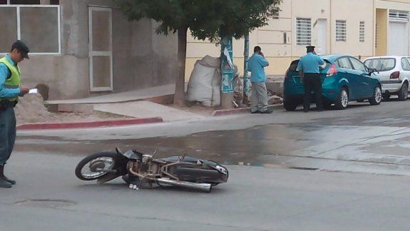 Accidente en Catriel y Carlos H. Rodriguez.