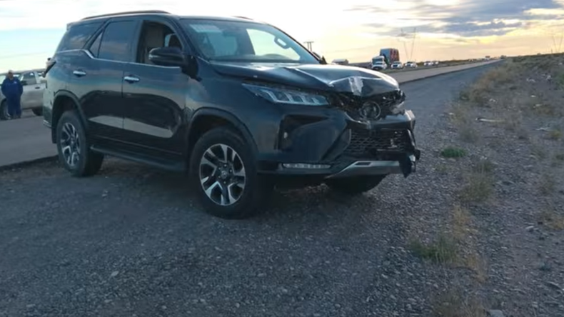 El grave accidente de tránsito ocurrió en Ruta 51 camino al Lago Mari Menuco. | LM Neuquen El grave accidente de tránsito ocurrió en Ruta 51 camino al Lago Mari Menuco.