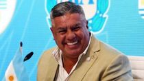 Claudio Tapia es el presidente de AFA y cada vez hace más cosas para que la selección quede lejos de la gente. 