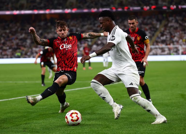 Los cruces entre Pablo Maffeo y Vinicius Jr. Los cruces entre Pablo Maffeo y Vinicius Jr.