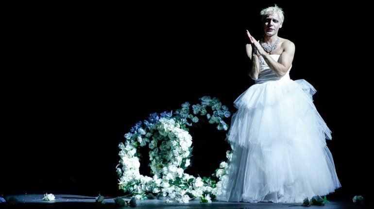 Benjamín Vicuña como Evita. Foto: gentileza Clarín