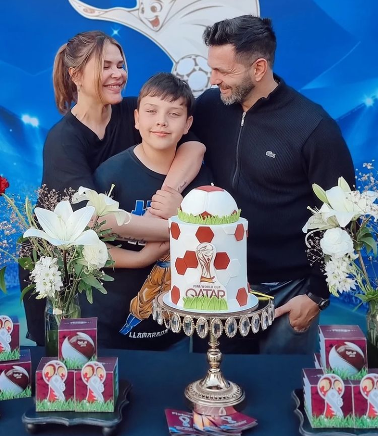 Thiago festejó sus 12 años con Nazarena y su pareja, el actor Santiago Caamaño.