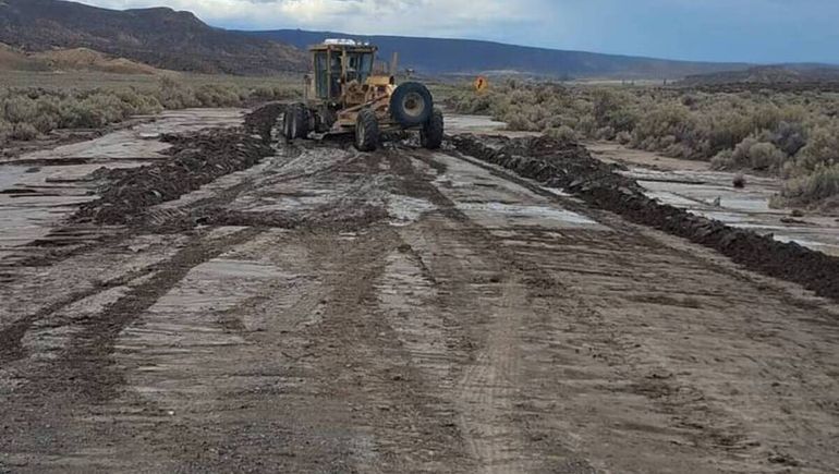 Temporal en Chubut: un pueblo quedó aislado por un aluvión de agua y barro