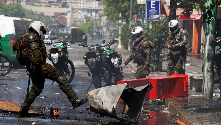 El Congreso de Chile se despega de Piñera y aprueba dos medidas para contener la crisis