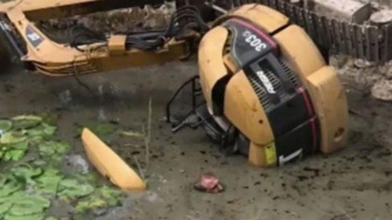La mujer del agricultor dijo que el hombre estuvo atrapado cinco horas.