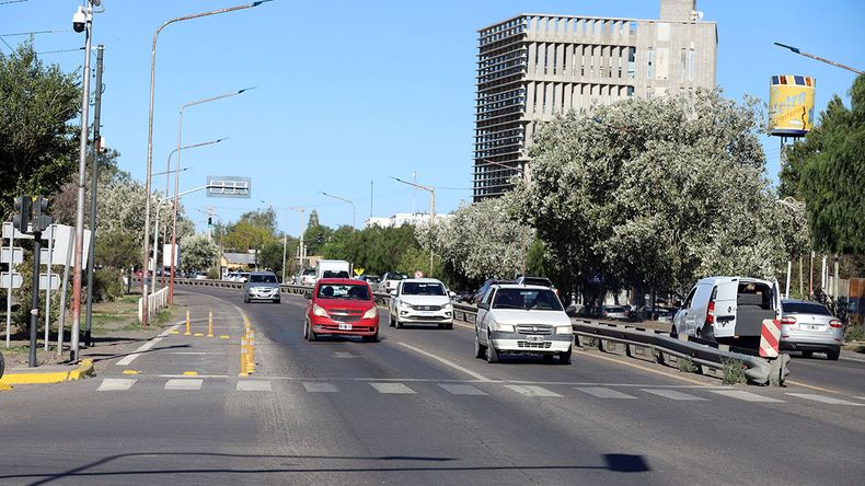 Corte de energía en Avenida Mosconi y sectores aledaños: qué pasó | LM Neuquen Corte de energía en Avenida Mosconi y sectores aledaños: qué pasó