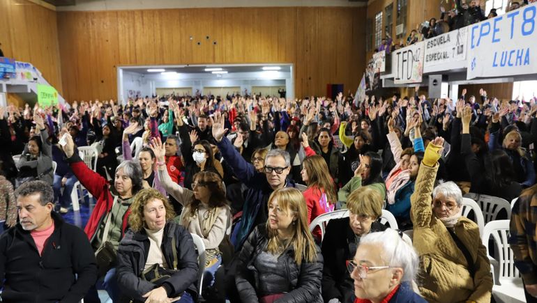 Las asambleas de ATEN Capital es la más multitudinaria de la provincia y puede definir las medidas a seguir.