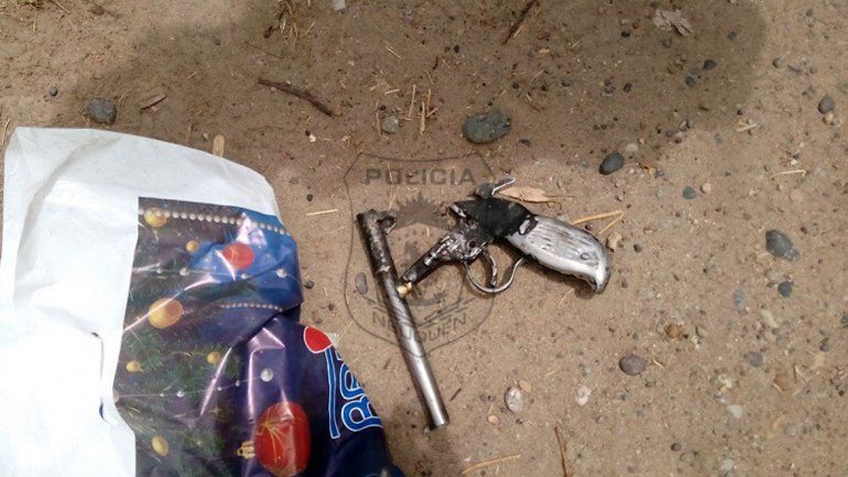 Plottier: atraparon a un motochorro que robaba armado con una tumbera