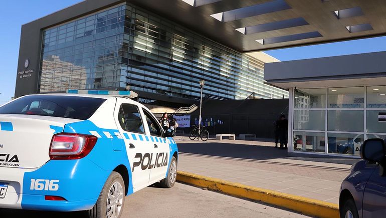 Los delincuentes atrapados ayer enfrentaron durante la presente jornada la formulación de cargos en la Ciudad Judicial. Los delincuentes atrapados ayer enfrentaron durante la presente jornada la formulación de cargos en la Ciudad Judicial.