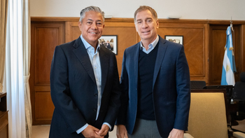 El gobernador Rolando Figueroa junto al ministro Diego Santilli El gobernador Rolando Figueroa junto al ministro Diego Santilli