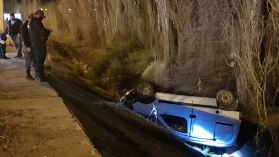 Ruta 7: perdió el control de su camioneta y cayó a un zanjón