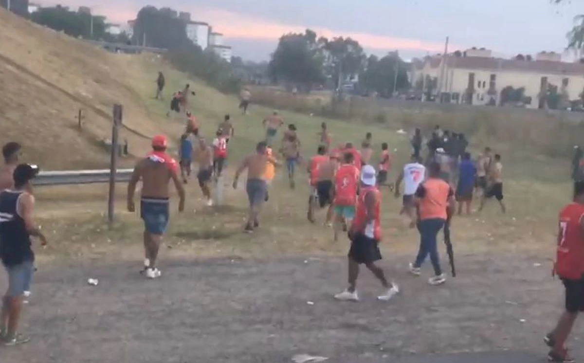 Horror en la ruta: la barra de Independiente desalojó un piquete y hay un muerto