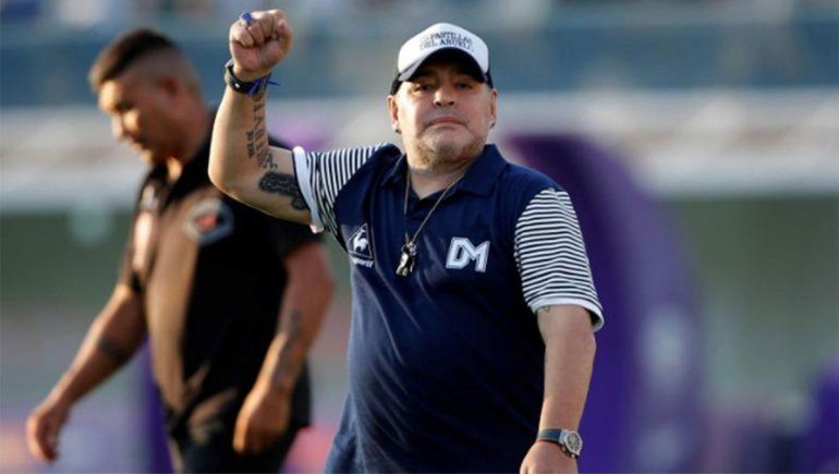 El médico de Diego: Está sedado y da buena respuesta neurológica