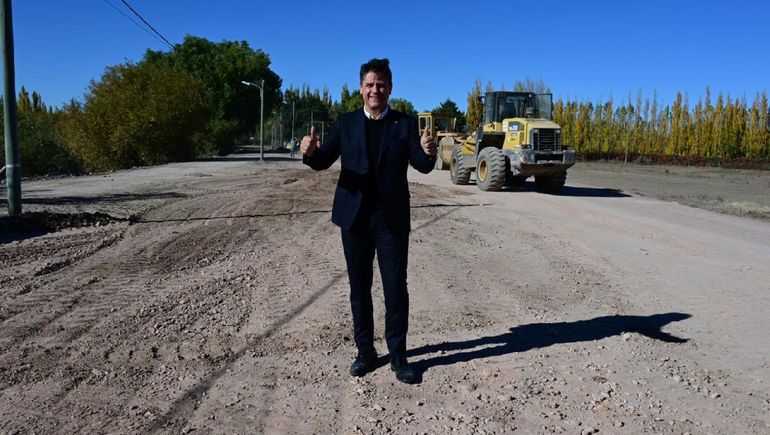 Mariano Gaido de recorrida por la extensión del Paseo Costero.