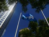 Foto de archivo - Sede de YPF en Buenos Aires. REUTERS/Matias Baglietto