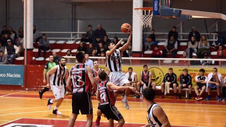 Petrolero comienza a reforzarse con dos nuevos perimetrales