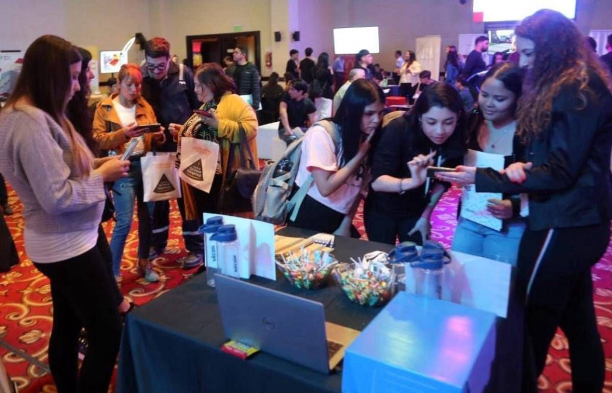 Ya son 20 mil los neuquinos que buscan empleo a través de la red de la Muni
