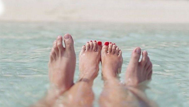 Violan la cuarentena para tener sexo en una playa