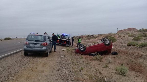 Esquivó un perro y volcó en la Autovía Norte: salió ileso