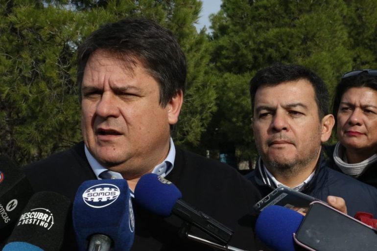 El intendente Mariano Gaido señaló que esta iniciativa implica sumar la plantación de más de 40 mil árboles adaptados al clima patagónico. El intendente Mariano Gaido señaló que esta iniciativa implica sumar la plantación de más de 40 mil árboles adaptados al clima patagónico.