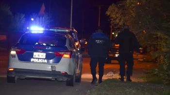 La búsqueda de la nena de 8 años se extendió por unas tres horas en el Barrio Evita de Río Gallegos. La búsqueda de la nena de 8 años se extendió por unas tres horas en el Barrio Evita de Río Gallegos.