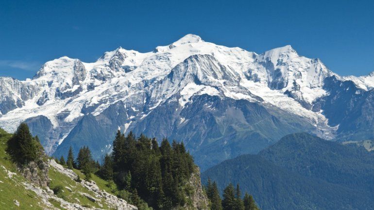 Francia: tres alpinistas murieron escalando el Mont Blanc