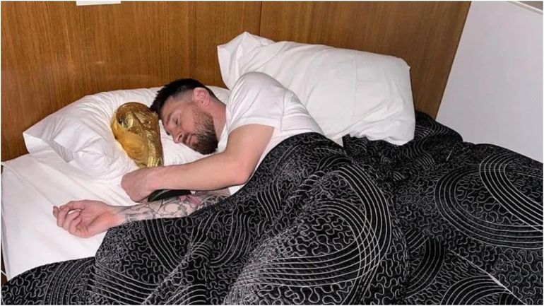 La foto de Lionel Messi como campeón del mundo con Argentina La foto de Lionel Messi como campeón del mundo con Argentina