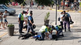 Entraron a robar a un comercio del Bajo y fueron detenidos a dos cuadras