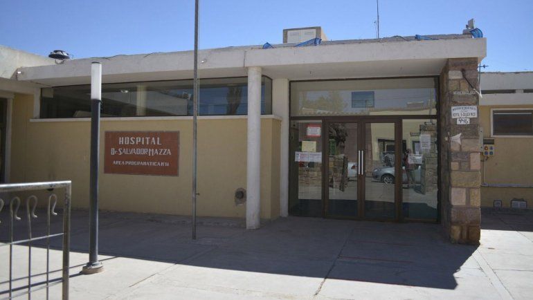 Envenenó a sus gemelas recién nacidas: una murió