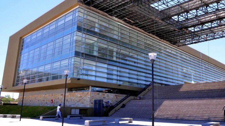 El ex fiscal Trova irá a juicio por golpear a una martillera